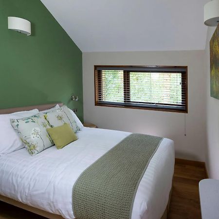 Delamere Forest Cabins - Forest Holidays Mouldsworth Esterno foto