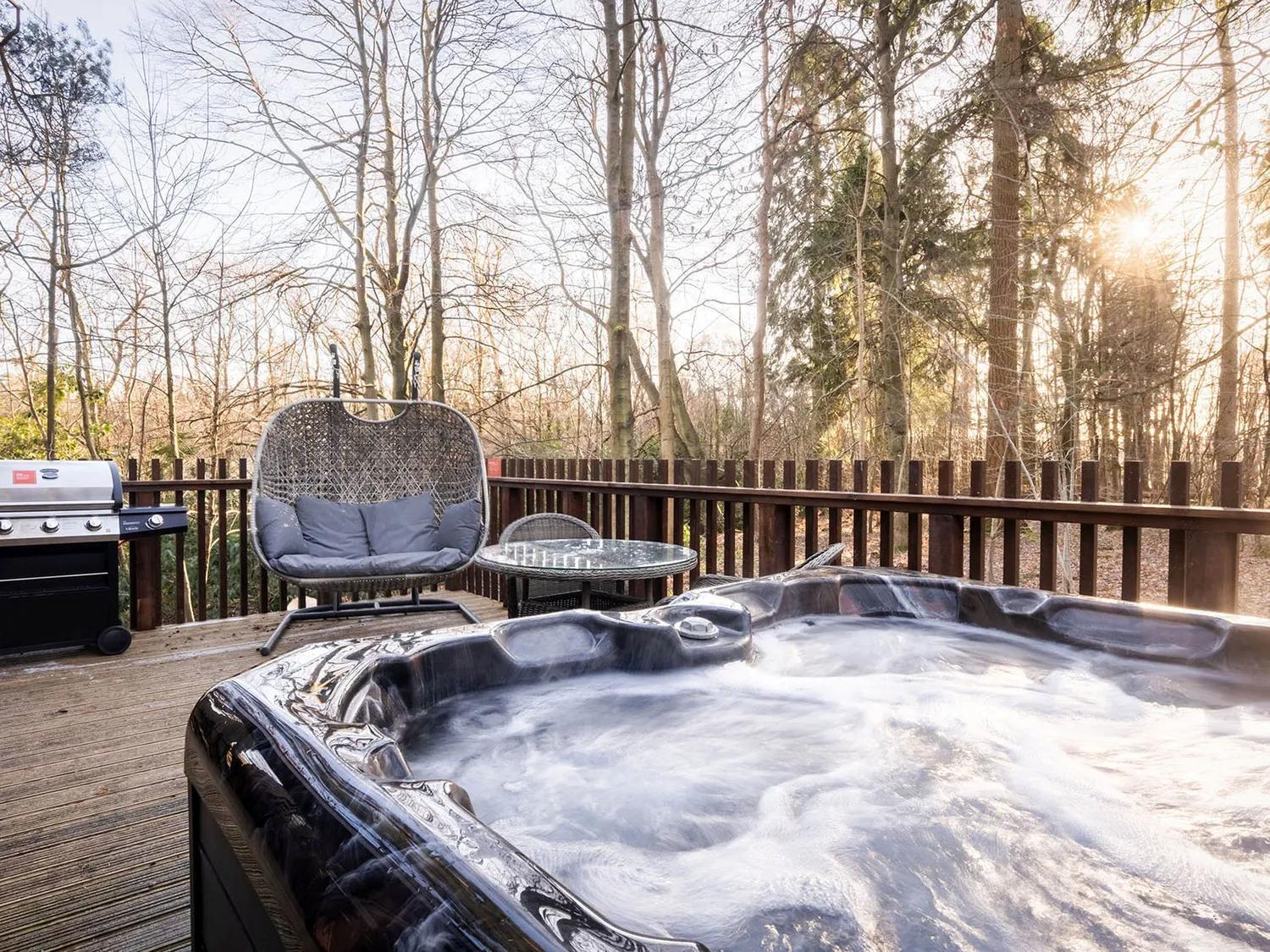 Delamere Forest Cabins - Forest Holidays Mouldsworth Esterno foto