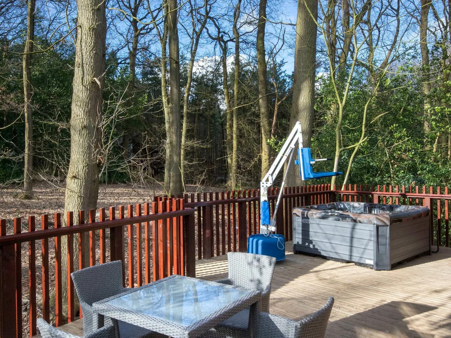 Delamere Forest Cabins - Forest Holidays Mouldsworth Esterno foto